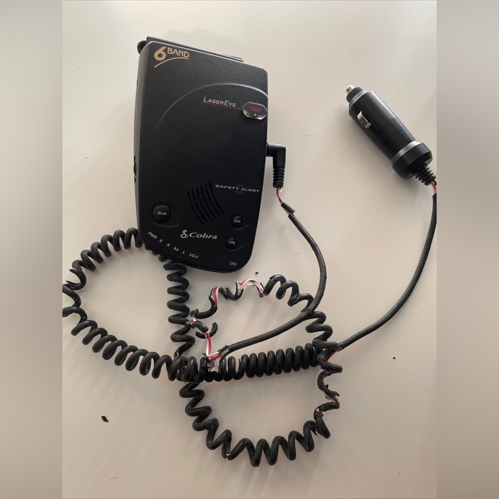 Cobra 6 band Lasereye Radar detector model ESD 6100 with car charger For Parts